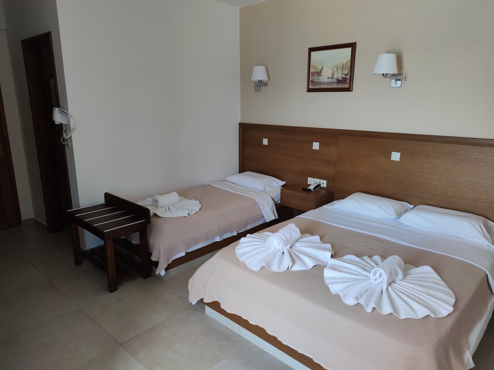 Triple Room, Partial Sea View photo 3