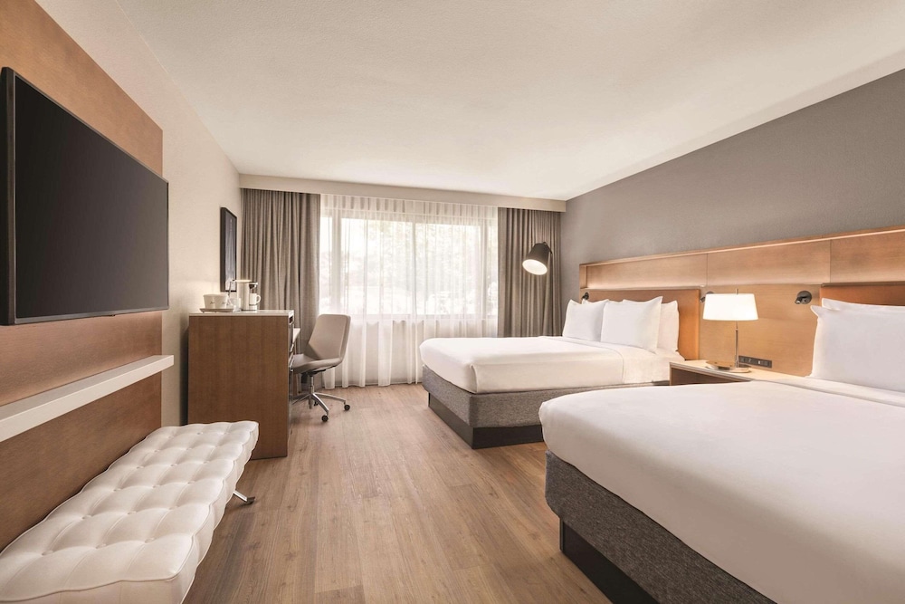 Premium Room, 2 Queen Beds, Non Smoking, Lake View photo 1