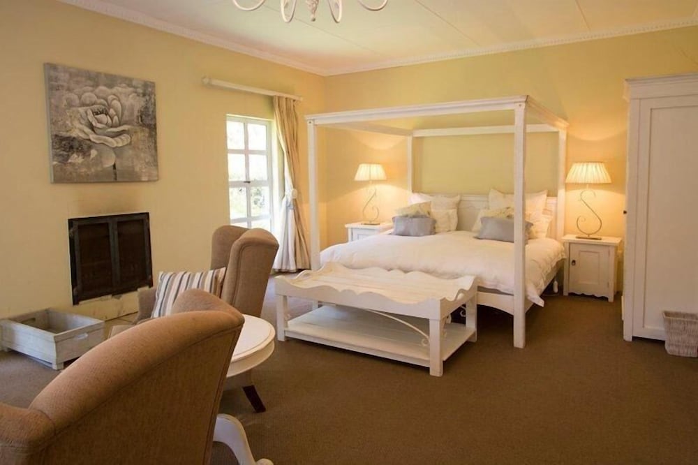 The Grand Elm Suite photo 3