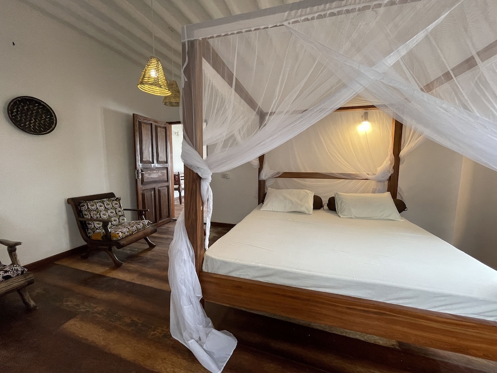 Classic Double Room, Beachside photo 3