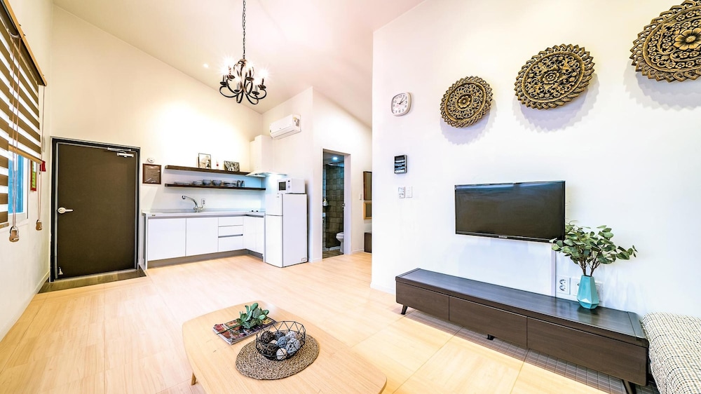 Basic Room, 1 Bedroom (302) - Photo 2