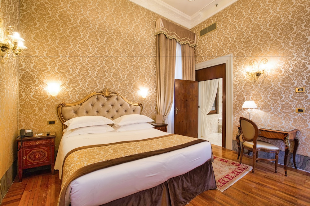 Classic Double or Twin Room - Photo 4