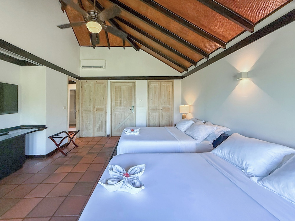 Standard Room, 2 Queen Beds, Garden View (2+2) photo 3