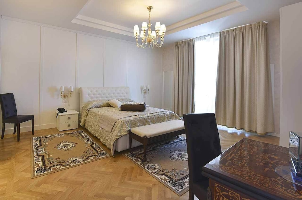 PRESIDENT SUITE photo 2