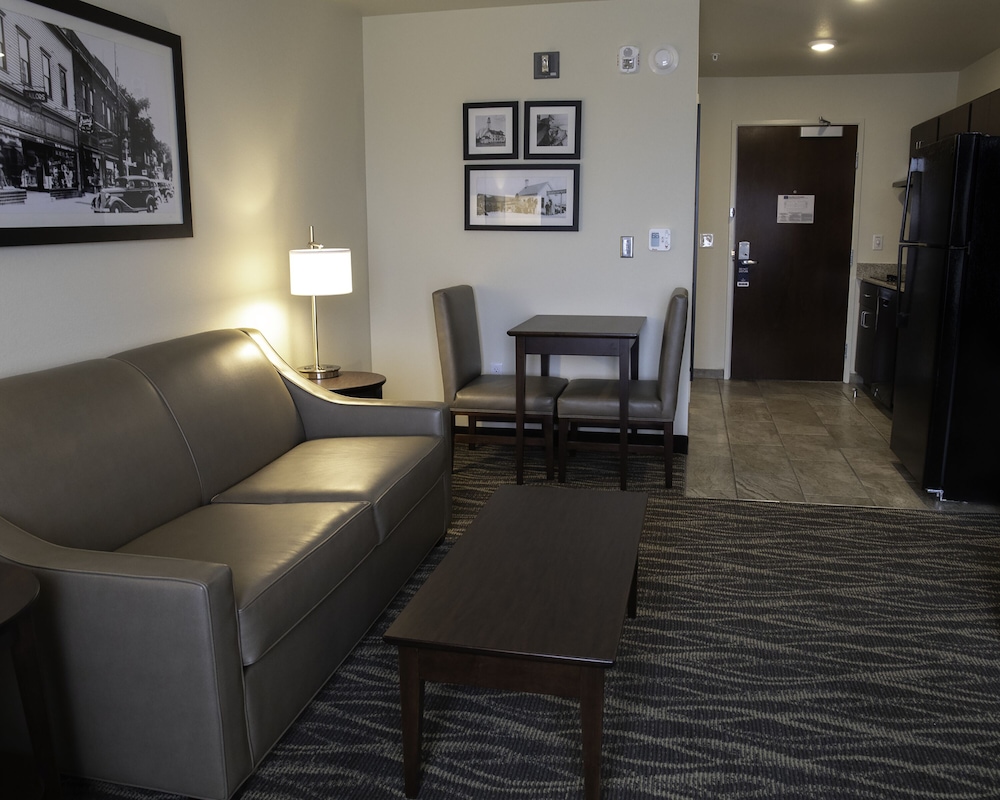 Suite, 1 King Bed with Sofa bed, Non Smoking - Photo 4