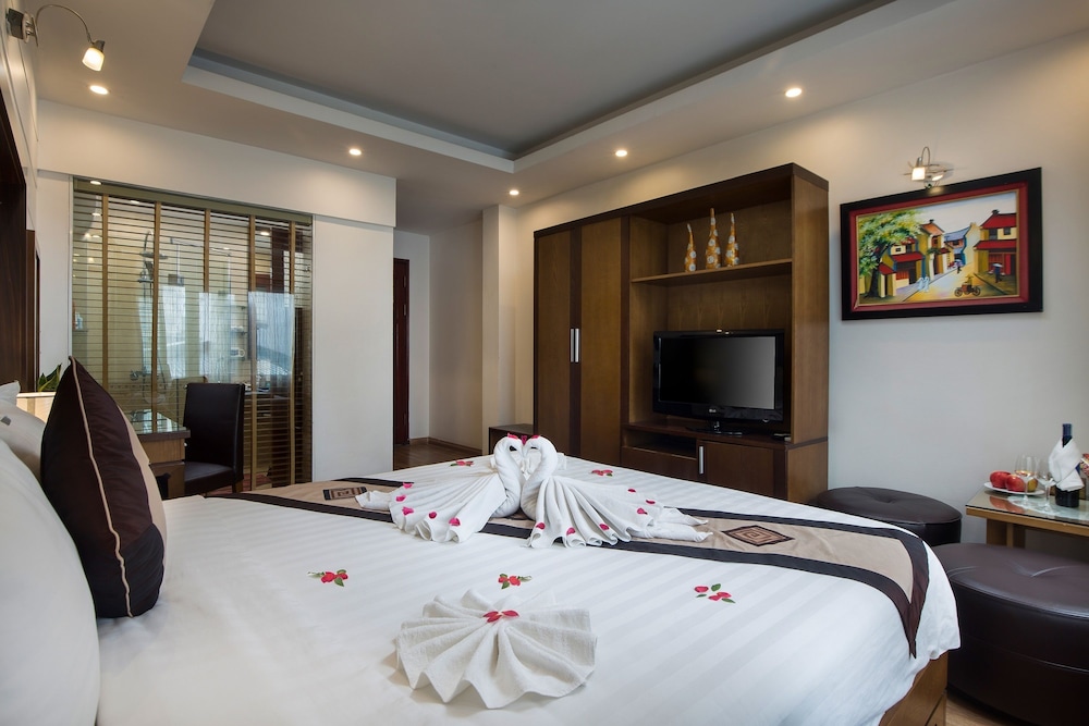 Honeymoon Room, 1 Queen Bed photo 1