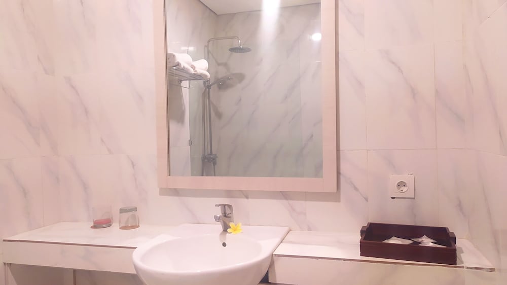 Deluxe Double or Twin Room - Photo 14