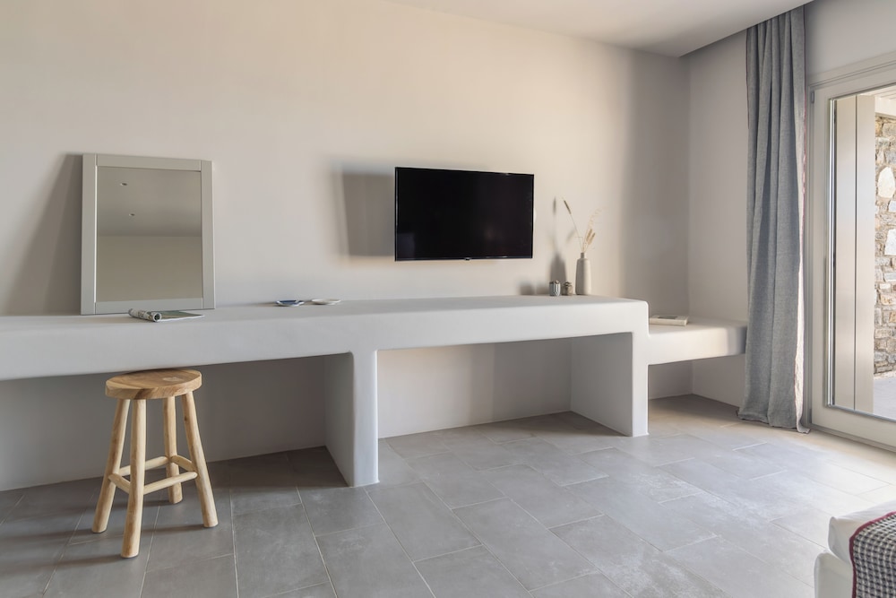 Junior Suite, Private Pool, Sea View photo 3