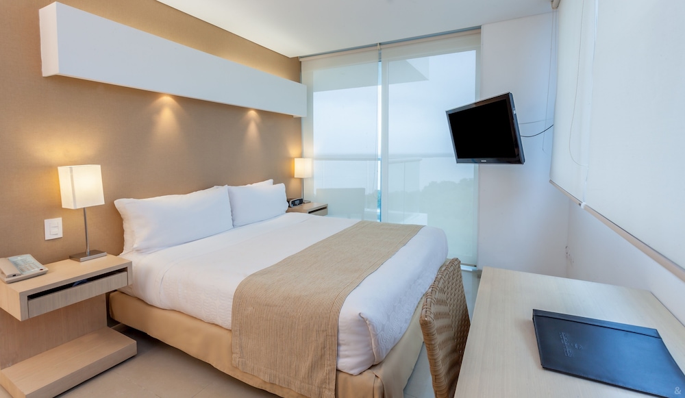 Standard Room, 1 Queen Bed - Photo 1
