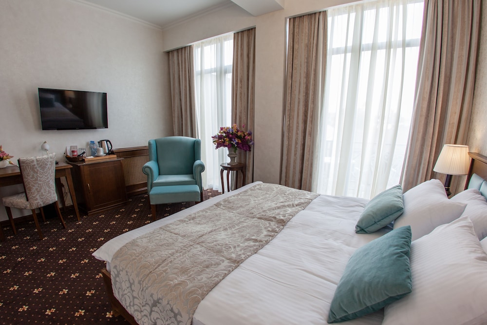 Standard Double or Twin Room photo 1