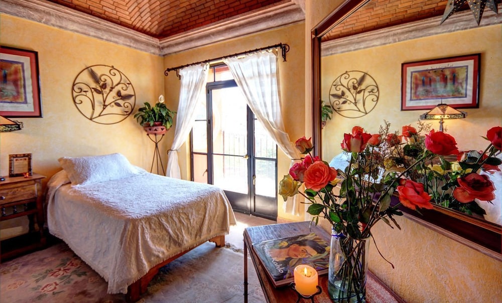 Standard Double Room, 1 King Bed photo 2