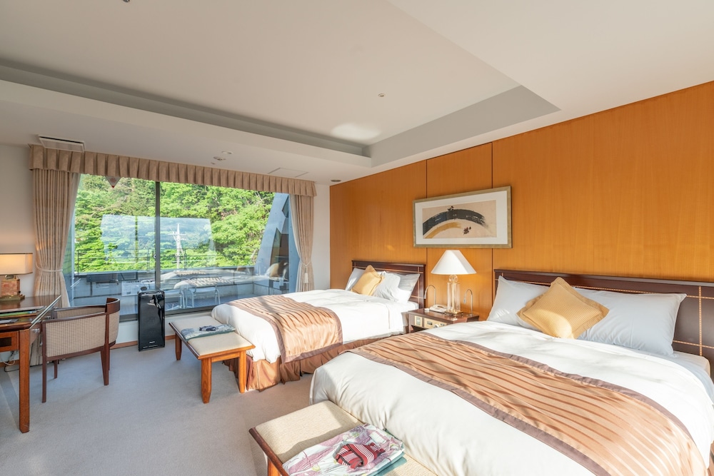 [Non-Smoking] Western Style Major Suite (Mt. Fuji View) - Photo 1