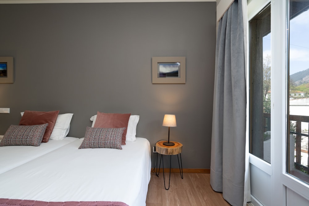 Standard Double Room, Mountain View photo 3