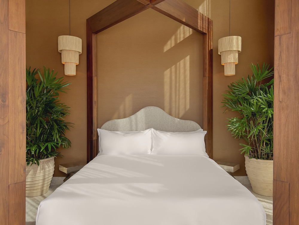 Room (Sky House)