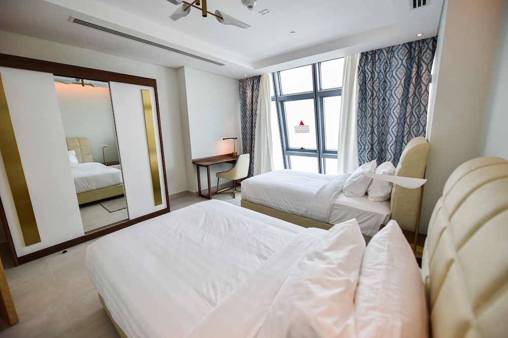 Two-Bedroom Apartment City View - Photo 4