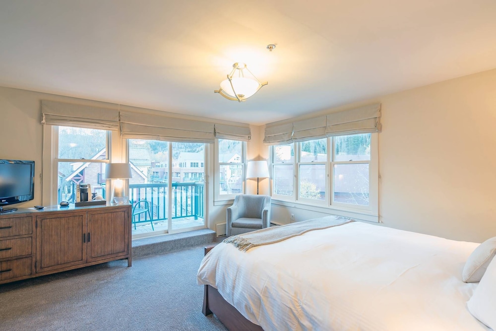 Room (Hotel Columbia 25)