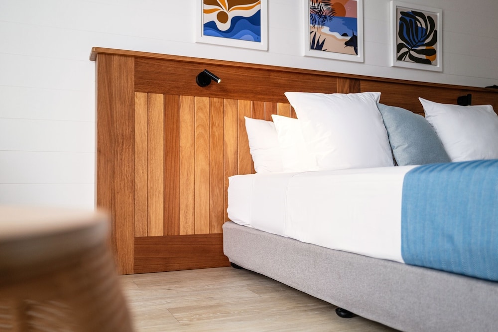 Junior Suite, Partial Sea View