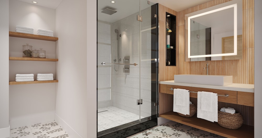 Club Room, 1 King Bed, Patio, Beachfront (Longbeach Club Leve Soaking Tub)