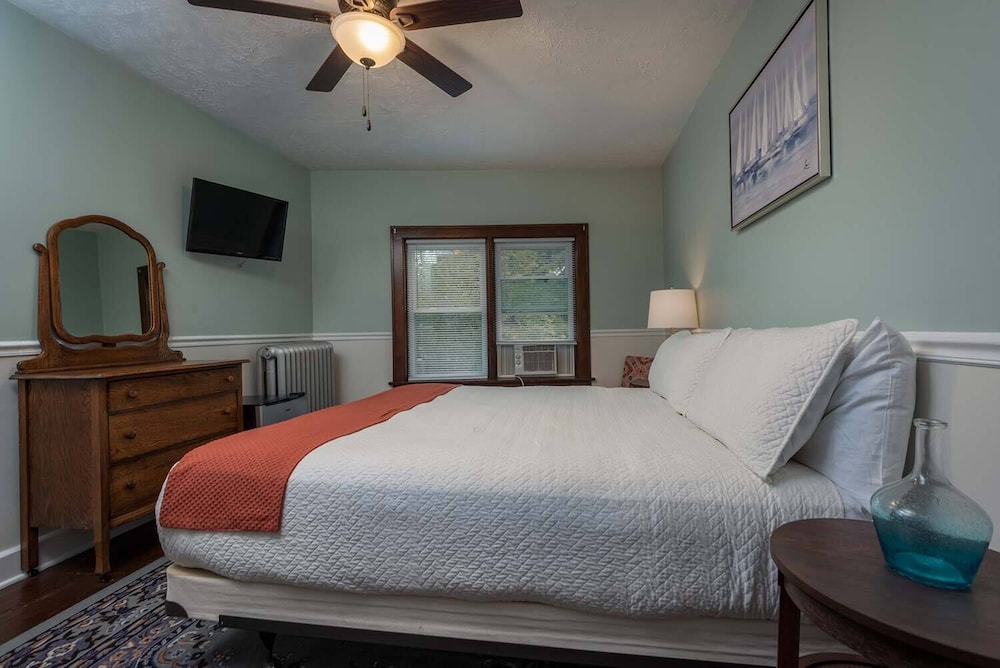 Double Room, 1 King Bed