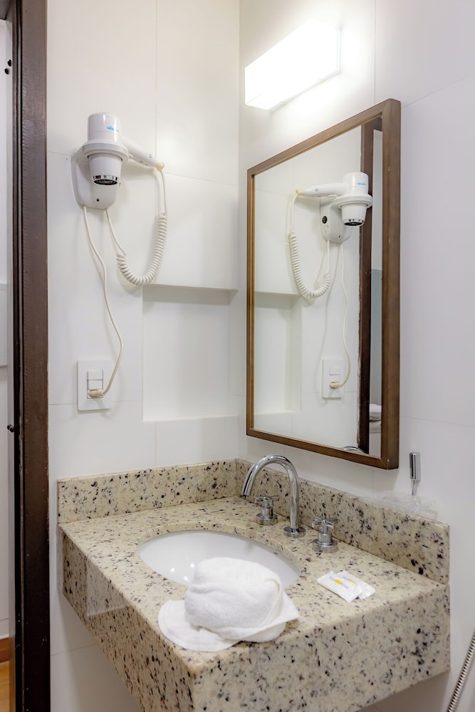 Superior Triple Room, Multiple Beds - Photo 10