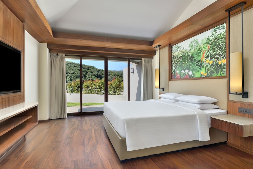 Room, 1 King Bed, Non Smoking, Garden View (Patio) - Photo 1