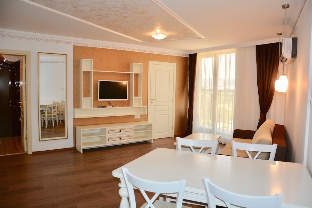 Apartment, 1 Bedroom, Balcony, Park View