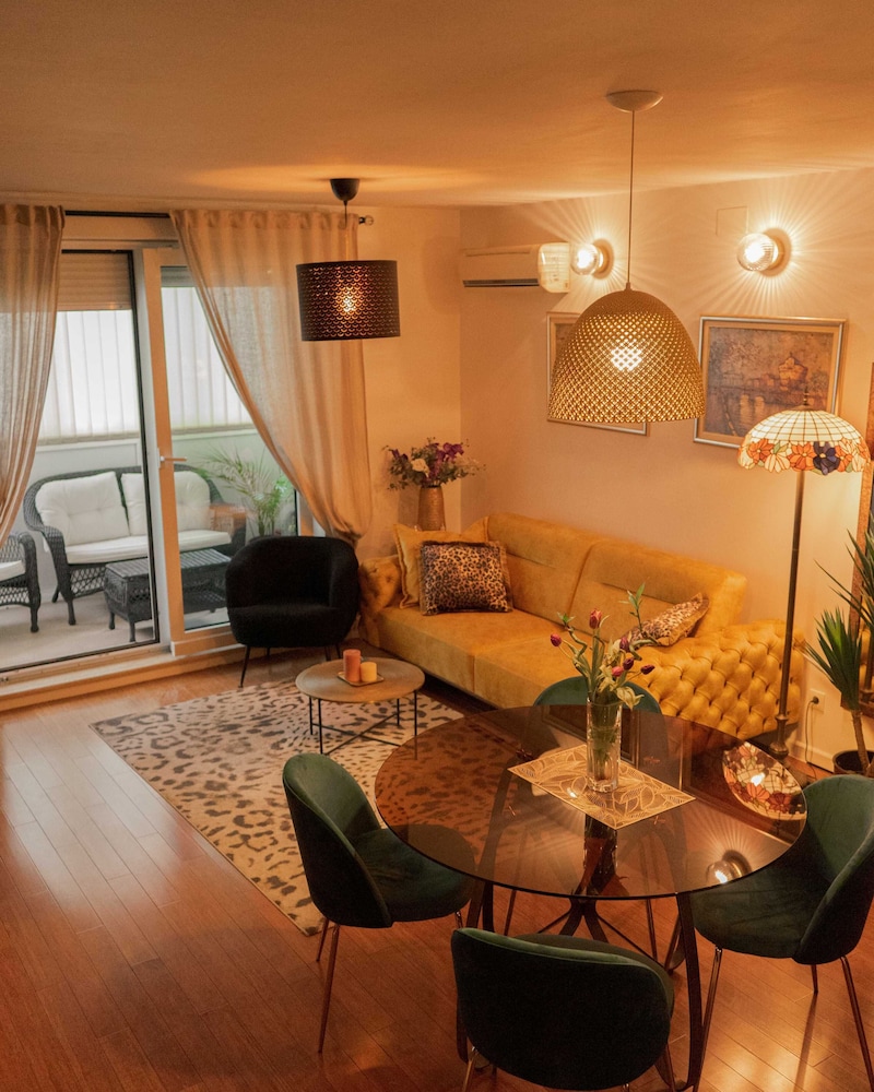 Apartment (One Bedroom Apartment with Balcony)