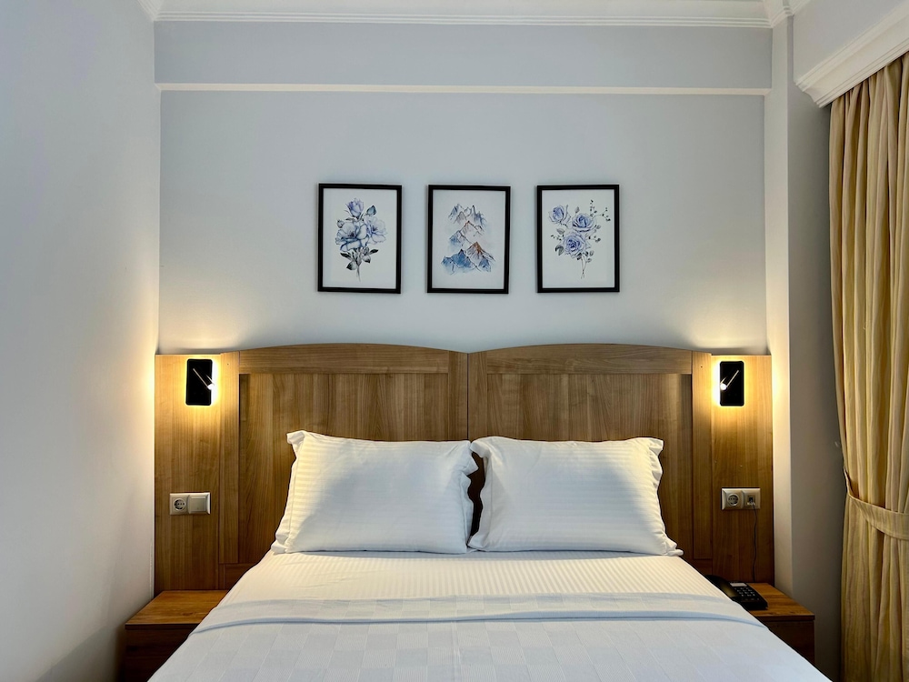 Standard Double Room, 1 Queen Bed, City View