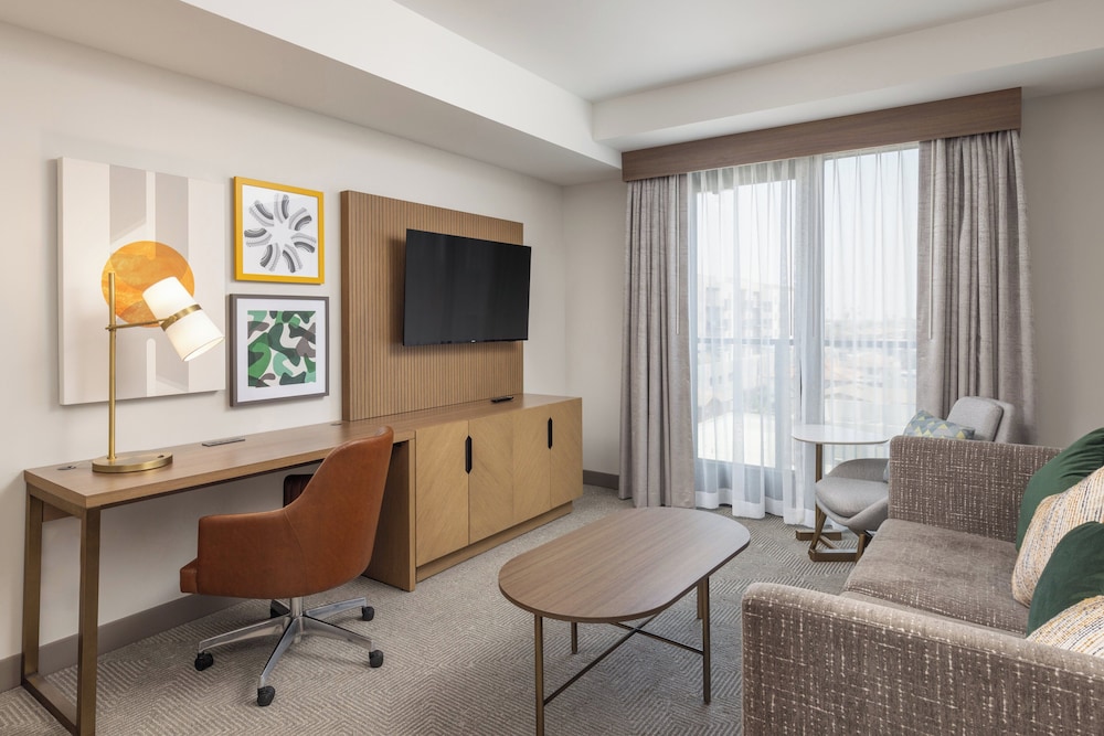Suite, 1 Bedroom, Accessible Bathtub (Mobility) - Photo 6