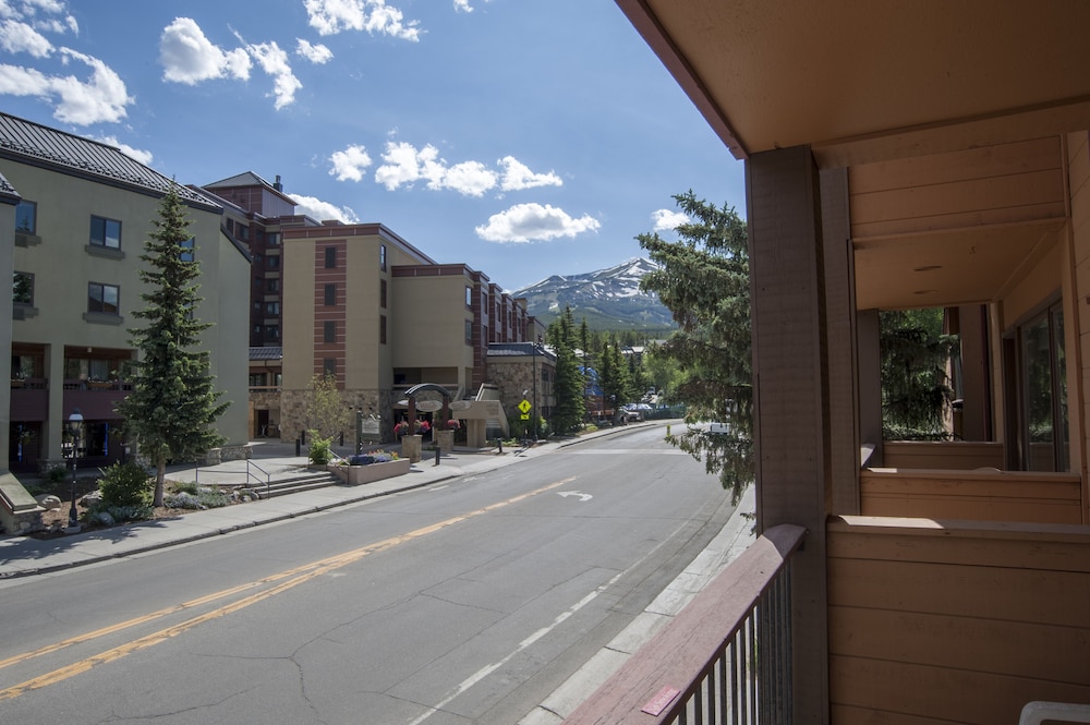 Traditional Condo, 1 Bedroom, Hot Tub, Mountainside photo 2