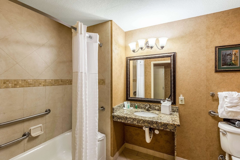 Suite, 2 Queen Beds, Accessible, Non Smoking - Photo 4