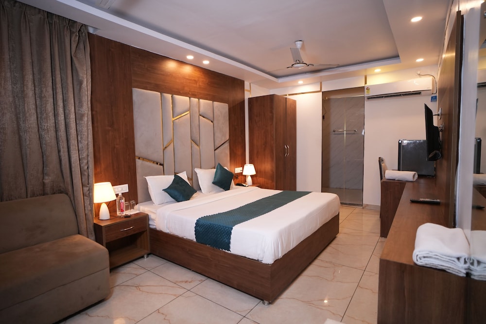 Royal Room