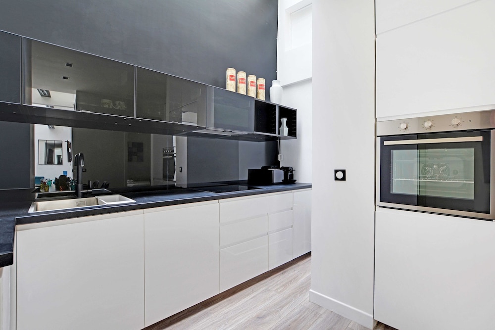 Apartment photo 2