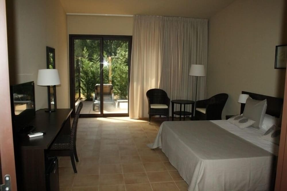 Standard Double Room - Photo 7