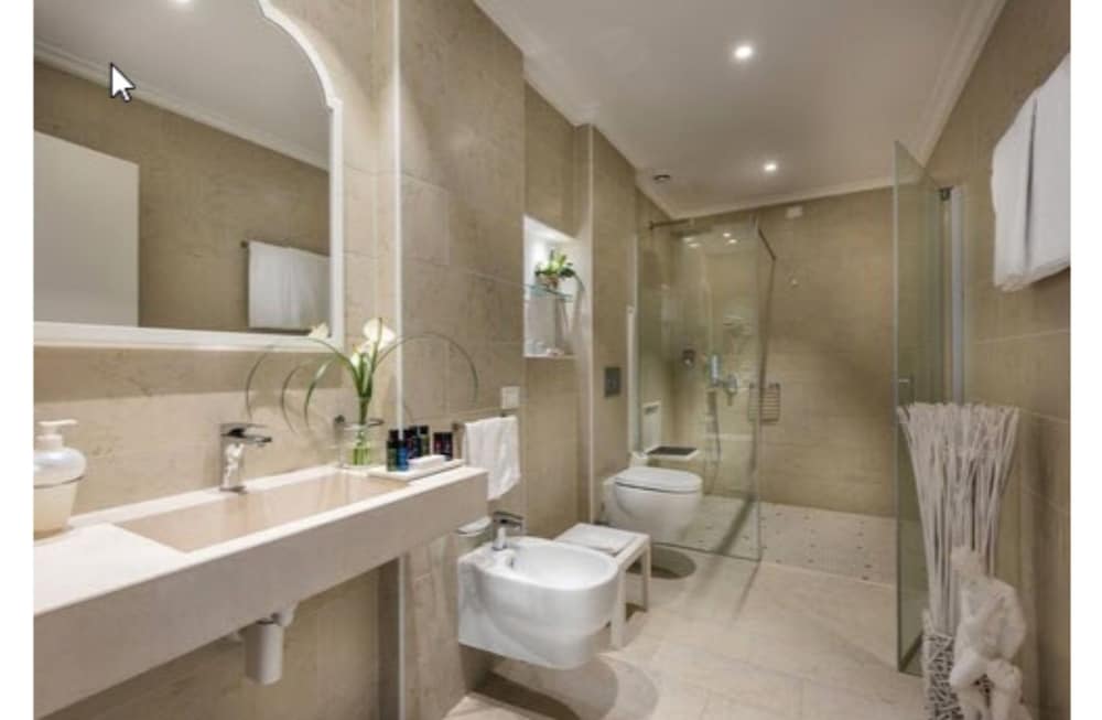 Junior Suite, Balcony, Partial Sea View photo 3
