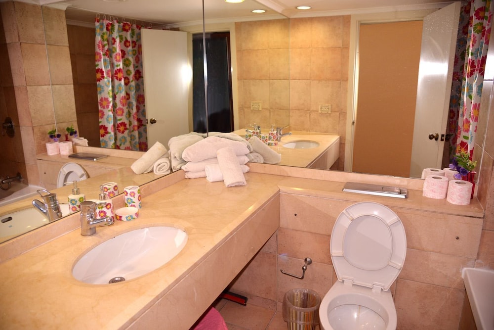 Family Apartment, 1 Bedroom, Sea View, Beachfront photo 3