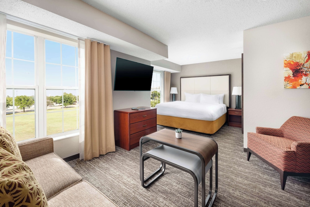 Suite, One King Bed, Accessible - Photo 4