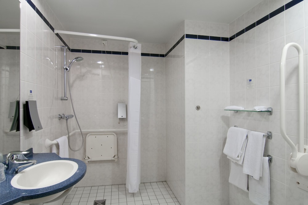 Standard Room, 1 Double Bed (Free Breakfast) - Photo 6
