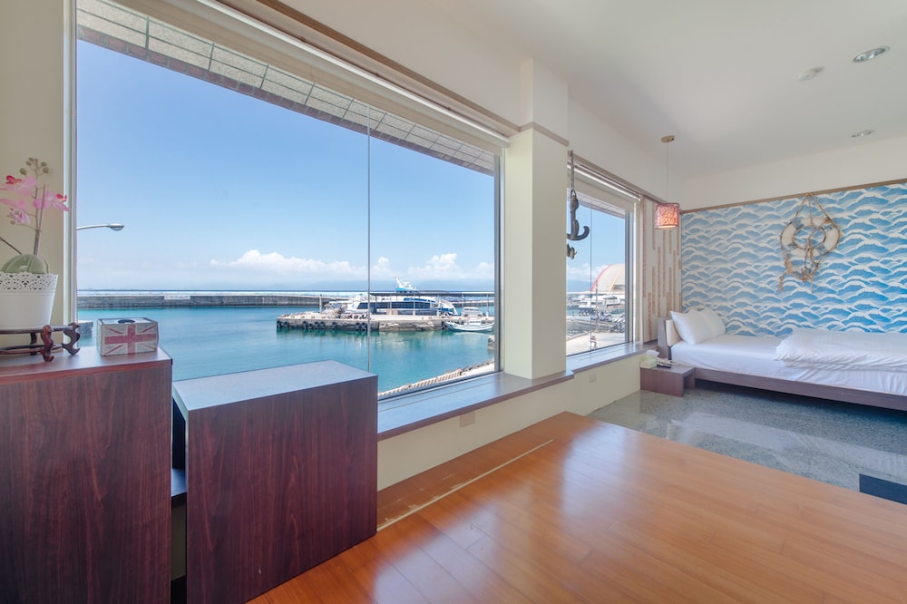Deluxe Double Room with Sea View - Photo 3