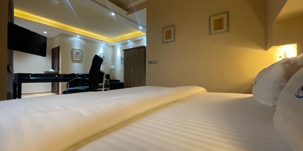 Junior Suite, Balcony, City View