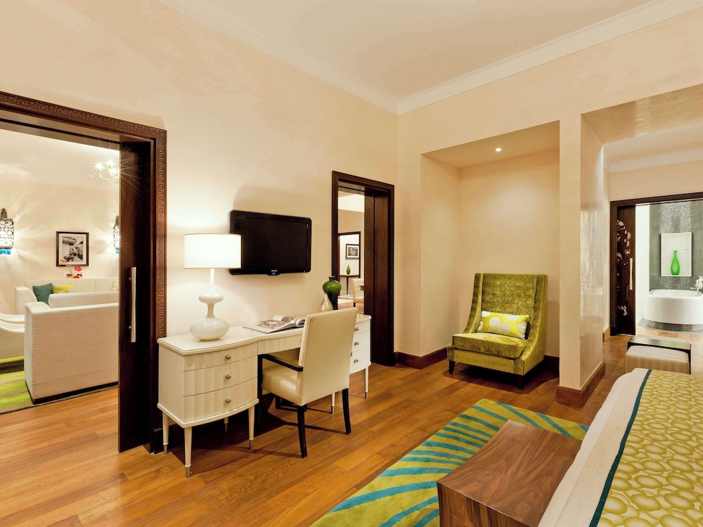 Luxury Room, 1 King Bed, Nile River View photo 3