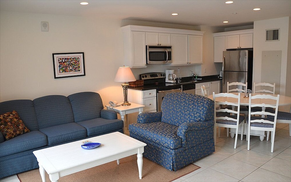 Lanai Two Bedroom Suite