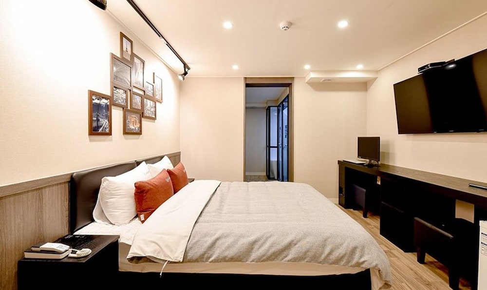 Premium Room, 1 Queen Bed