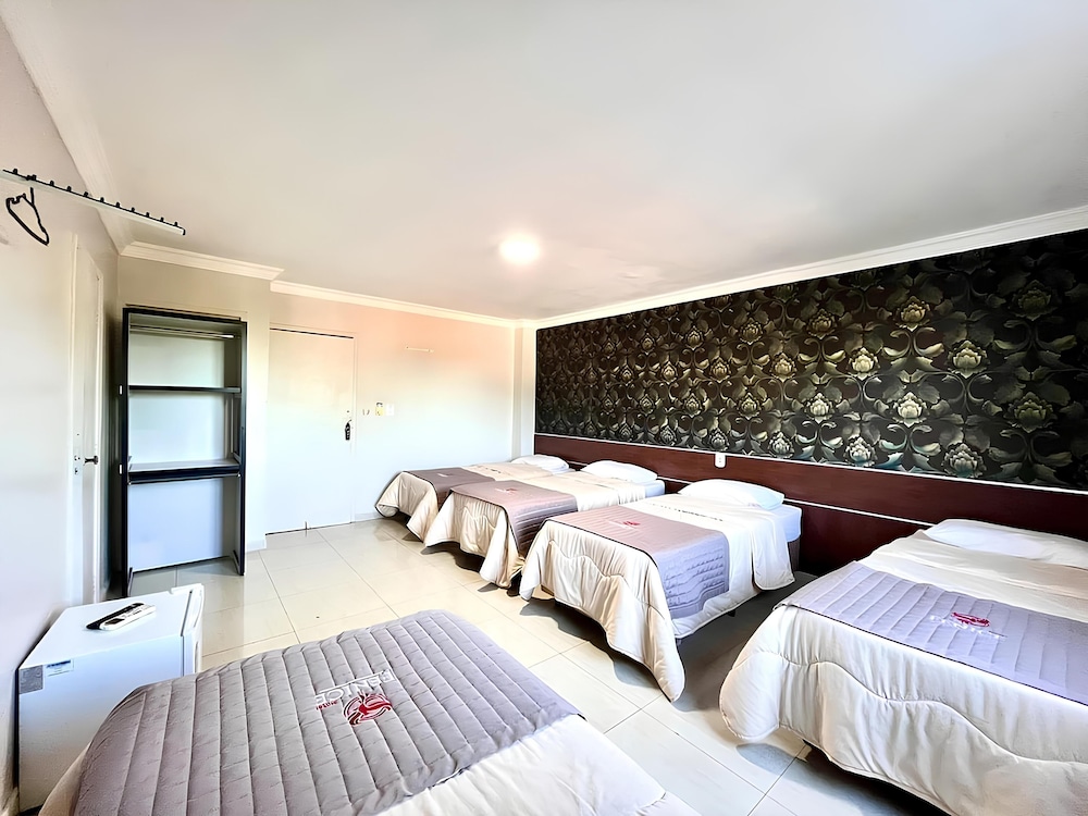 Room - Photo 1