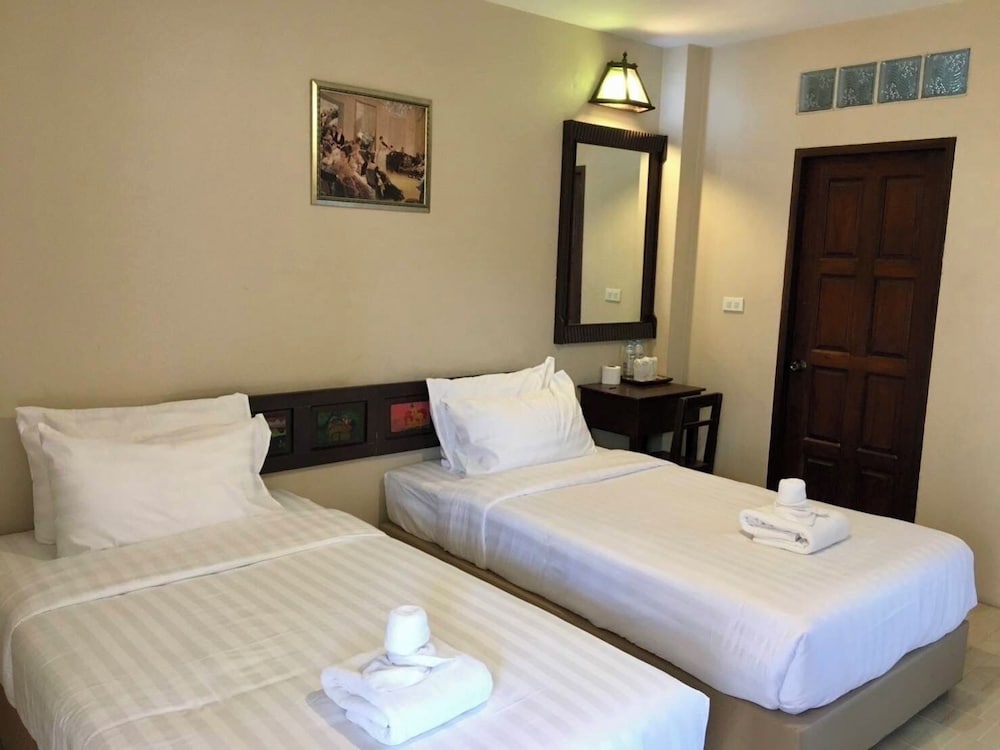 Superior Twin Room, Non Smoking - Photo 1