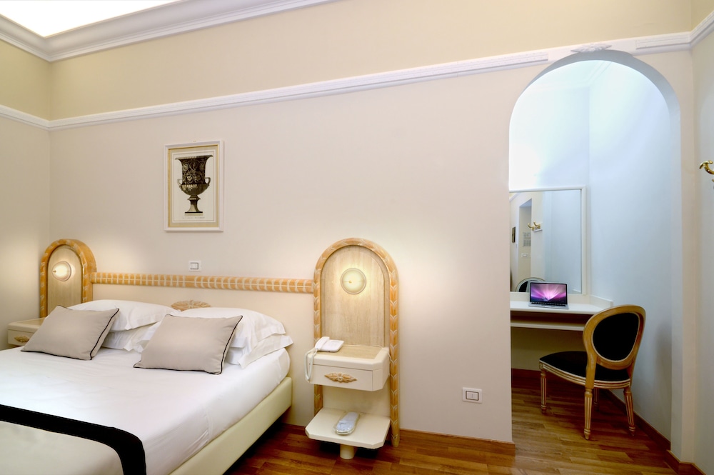 Deluxe Room - Photo 15