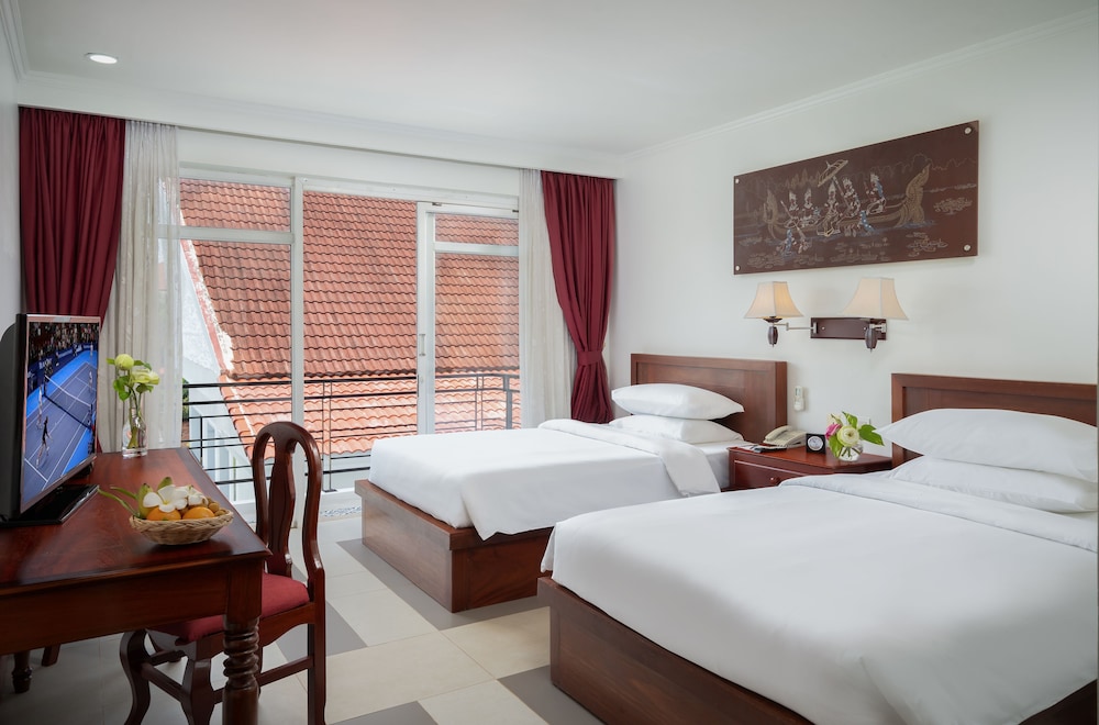 Luxury Double or Twin Room, Balcony, Pool View photo 3