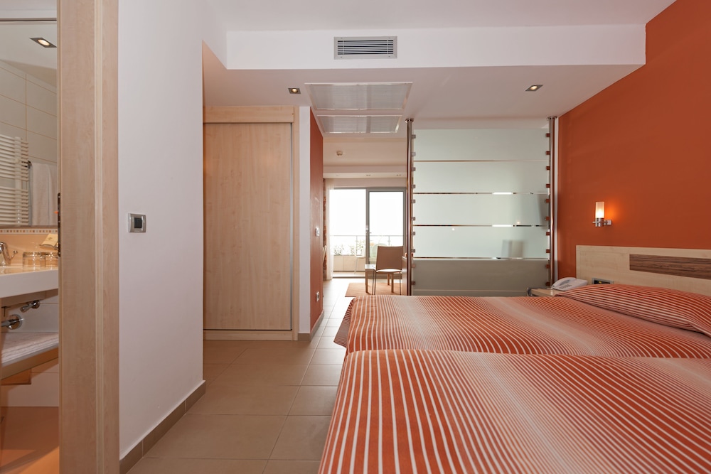 Studio Apartment photo 3