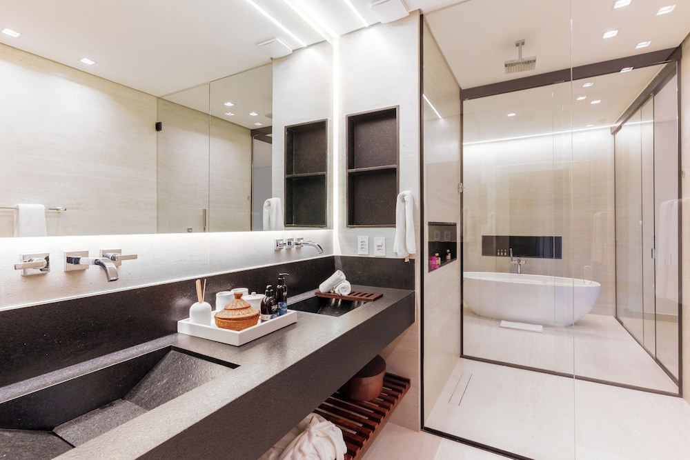 Luxury Room, Bathtub, Golf View - Photo 9