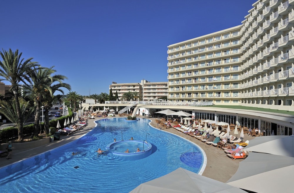 Room, Connecting Rooms, Pool View (4+2) thumbnail 5